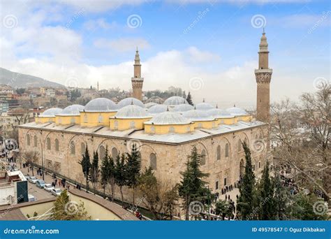 A Mesquita Ulucami: Uma Joia Histórica Escondida em Konya!